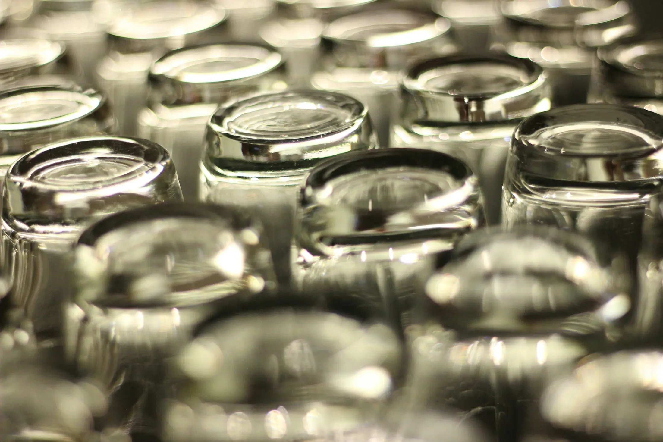 Bocaux en verre vides vus de près